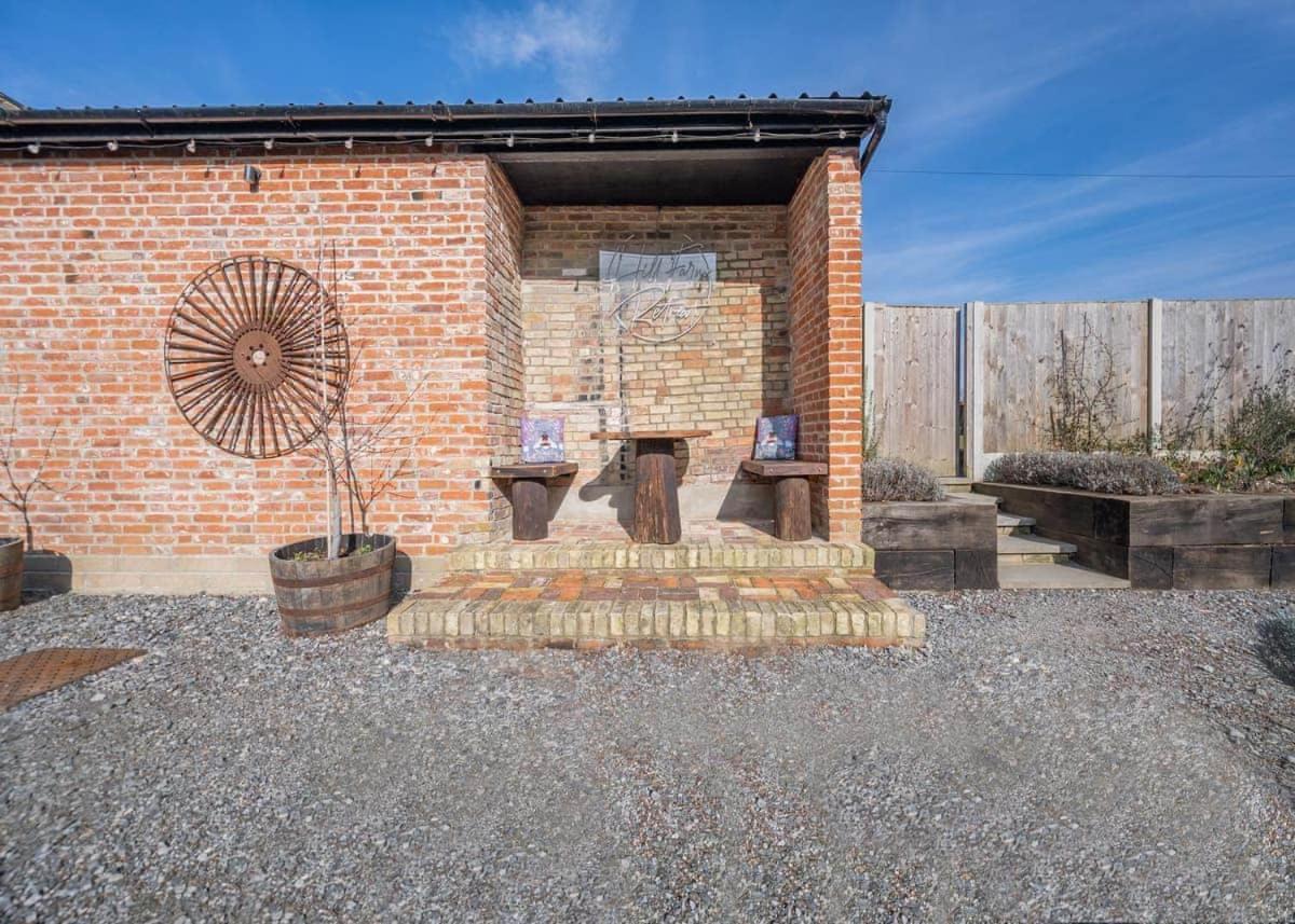 Hill Farm Retreat Hotel Wangford Luaran gambar