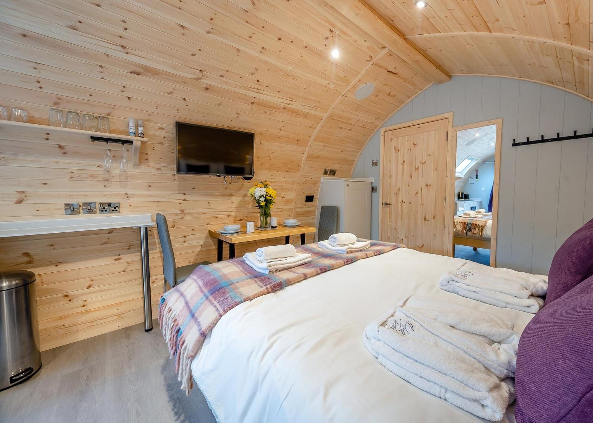 Hill Farm Retreat Hotel Wangford Bilik gambar